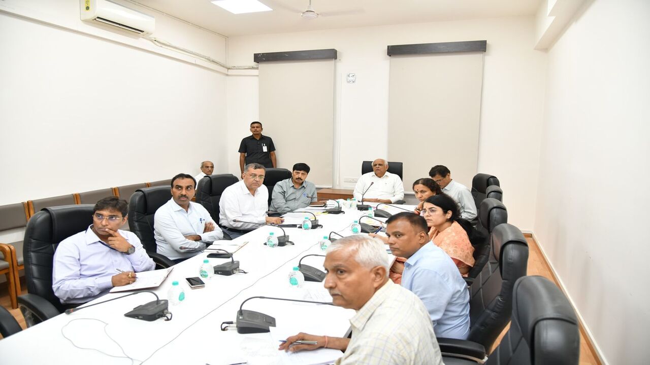 Breaking News : ગુજરાતમાં 13 IAS અધિકારીની બદલી, રાજકોટ કલેકટર - જૂનાગઢ મ્યુ. કમિ. બદલાયા