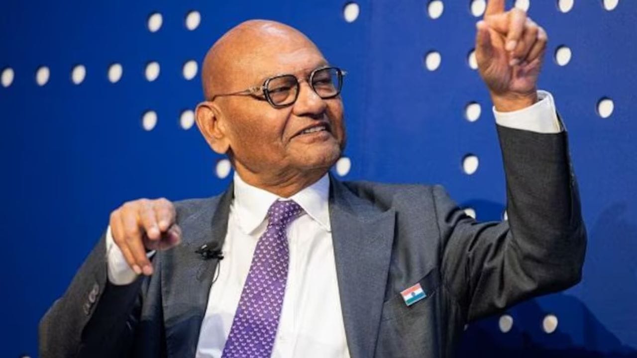 એંગ્લો અમેરિકને કહ્યું કે ડી બીયર્સની બુક વેલ્યુ $4.9 બિલિયન છે. કંપનીને છેલ્લા બે વર્ષમાં $3.5 બિલિયનનું નુકસાન પણ થયું છે. કંપનીએ મોર્ગન સ્ટેનલી, ગોલ્ડમેન સૅક્સ અને સેન્ટરવ્યૂને નાણાકીય સલાહકાર તરીકે નિયુક્ત કર્યા છે. 