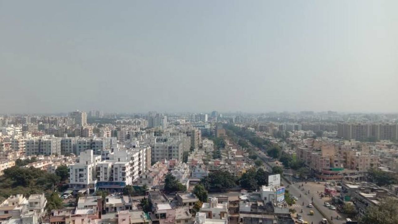 ચાંદખેડા વિસ્તારમાં 2 BHK ફ્લેટ માટે સરેરાશ ભાડું ₹7,000 થી ₹25,000 સુધી છે, જ્યારે 3 BHK ફ્લેટ માટે ભાડું અંદાજે ₹10,000 થી ₹55,000 સુધી હોય છે.