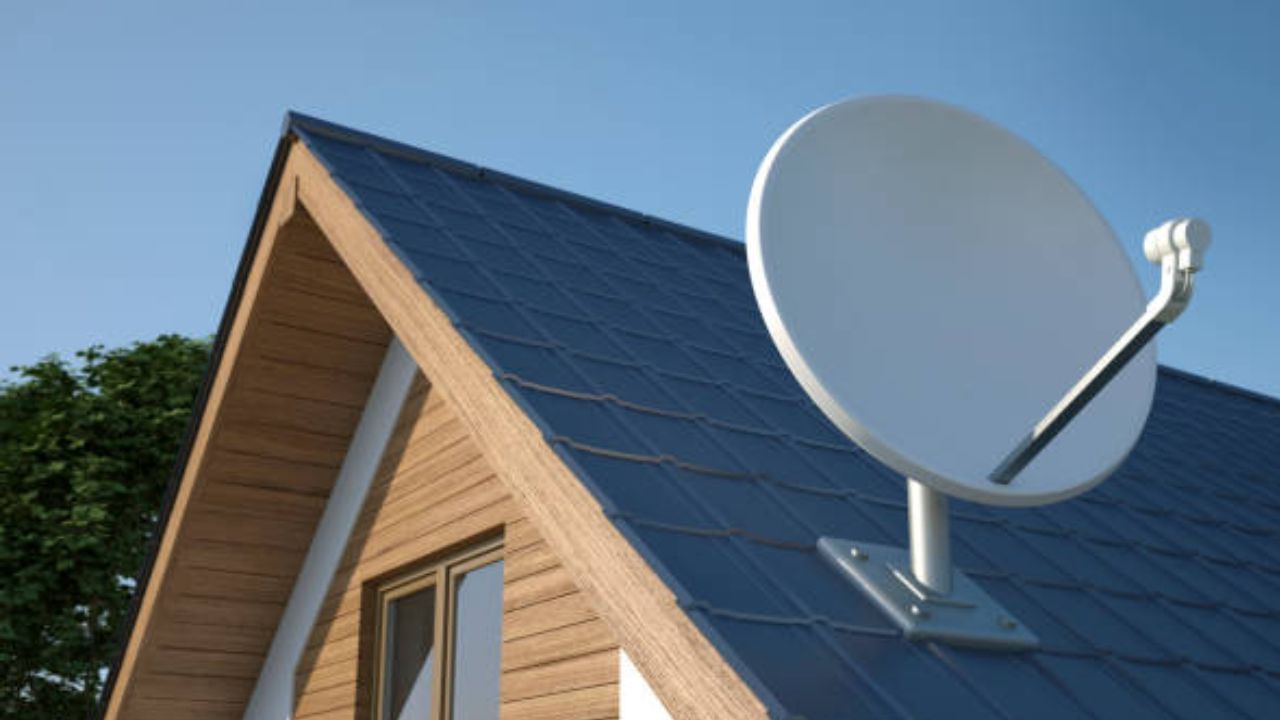 DTH ડીશને છત્રી અથવા શેડથી ઢાંકી દો: વરસાદના સીધા સંપર્કમાં આવવાથી સિગ્નલ વધુ પ્રભાવિત થાય છે, તેથી DTH ડીશ પર કોઈપણ કવર મૂકવું એ એક સારો રસ્તો છે. આનાથી ડીશ પર સીધું પાણી નહીં પડે અને સિગ્નલની આવતુ રહેશે. આ કરતી વખતે, ખાતરી કરો કે છત્રી અથવા શેડ ડીશના સિગ્નલને અવરોધે નહીં, કારણ કે આ સિગ્નલમાં પણ દખલ કરી શકે છે.