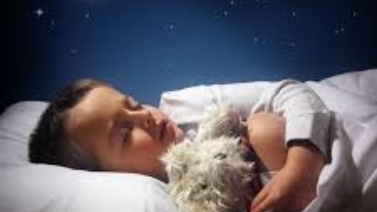 પાછલા જન્મ સાથે જોડાણ: સ્વપ્ન શાસ્ત્ર અનુસાર એક જ સ્વપ્ન વારંવાર આવવું એ આપણા પાછલા જન્મ સાથે જોડાયેલું છે. પાછલા જન્મનું બાકી રહેલું કાર્ય અથવા પાછલા જન્મની બાકી રહેલી ઇચ્છા એ જ સ્વપ્ન જોવાનું સૂચવે છે.
