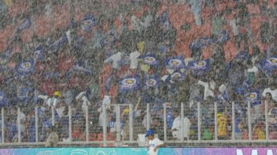 આઈપીએલ 2025ની ફાઈનલમાં રોયલ ચેલેન્જર્સ બેંગ્લોર અને પંજાબ કિંગ્સની ટીમ વચ્ચે અમદાવાદના નરેન્દ્ર મોદી ક્રિકેટ સ્ટેડિયમમાં 3 જૂન 2025ના રોજ ટકકર થશે. બંન્ને ટીમ 18 વર્ષથી ટ્રોફીની રાહ જોઈ છે. ત્યારે આ વખતે લીગને નવો ચેમ્પિયન મળશે એ નક્કી છે.