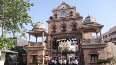 147 વર્ષથી ઉજવાતી જગન્નાથજીની રથયાત્રા, પુરીની રથયાત્રા સાથેજ ઉજવાય છે. પરંપરાગત રીતે, હાથીઓ સૌથી પહેલા ભગવાન જગન્નાથ, તેમના ભાઈ બલભદ્ર અને બહેન સુભદ્રાના દર્શન કરીને યાત્રાનું આગવું નેતૃત્વ કરે છે. 