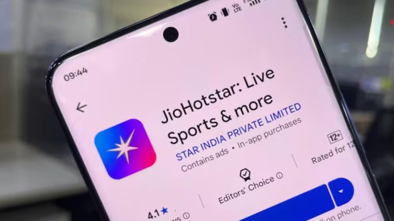 195 રૂપિયામાં મફત JioHotstar પ્લાન મળી રહ્યો છે. Jio સબ્સ્ક્રાઇબર્સને આ પ્લાન સાથે 15GB વધારાનો ડેટા મળે છે અને આ પણ ડેટા-ઓન્લી પ્લાન છે. 