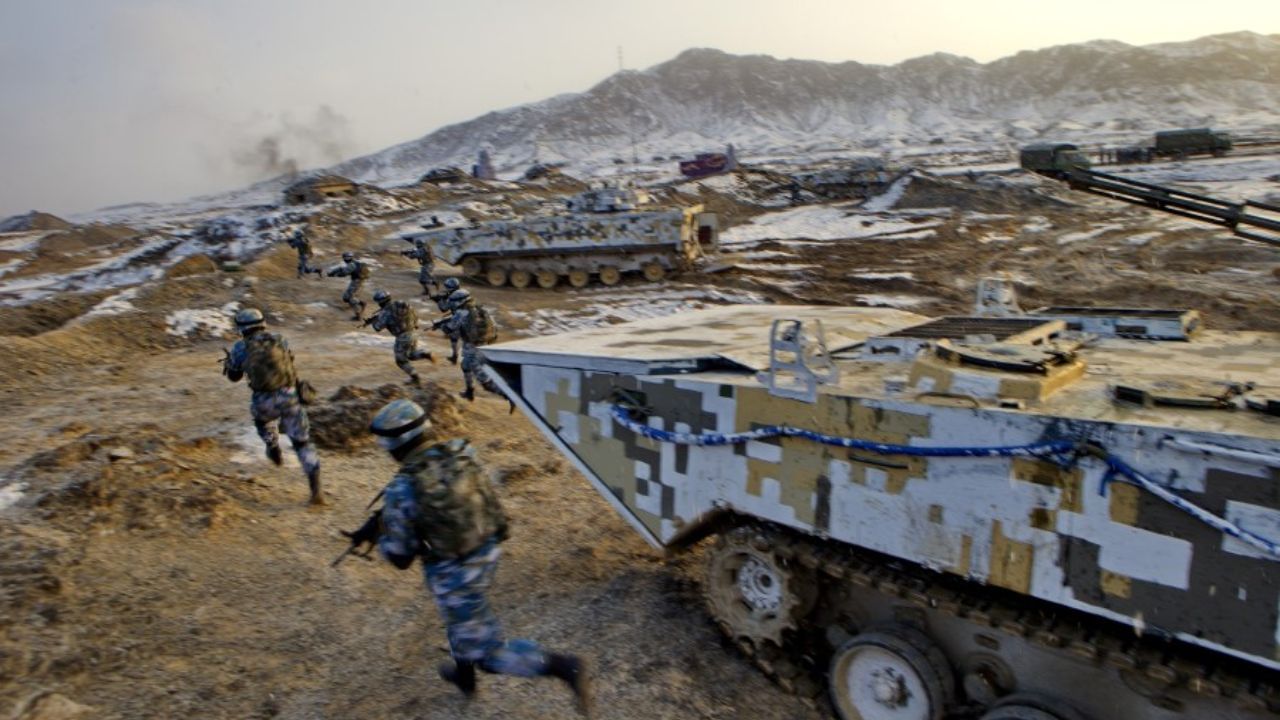 આ દરમિયાન, ચાલો જાણીએ કે શું કોઈ દેશ બીજા દેશમાં પોતાનો સૈન્ય બેઝ બનાવી શકે છે? જો આવું થાય છે, તો તેની શા માટે જરૂર છે અને શું ભારતે પણ અન્ય દેશોમાં સૈન્ય બેઝ  બનાવ્યા છે.