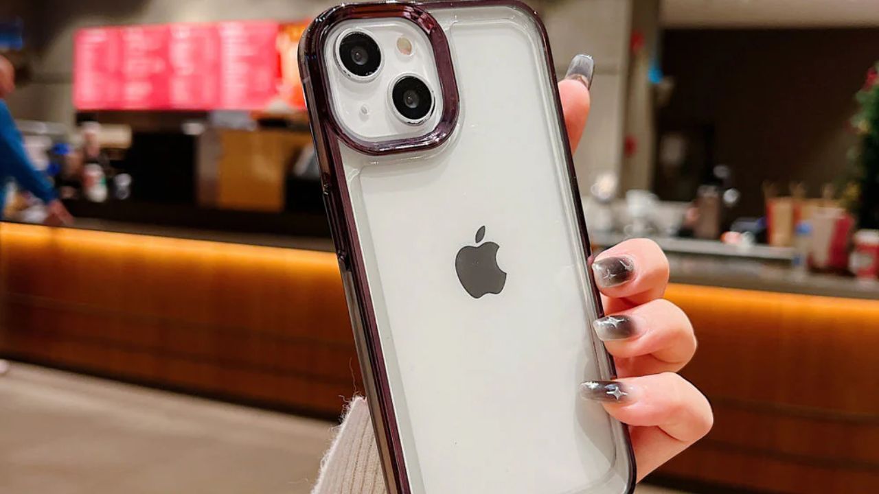 ફોન કવરને કારણે મોબાઇલ પરફોર્મન્સ પર અસર પડે ? કેટલાક સસ્તા અને જાડા કવર ફોનની ગરમીને બહાર નીકળવા દેતા નથી, જેના કારણે ફોન ઝડપથી ગરમ થાય છે અને બેટરીને અસર થઈ શકે છે. 