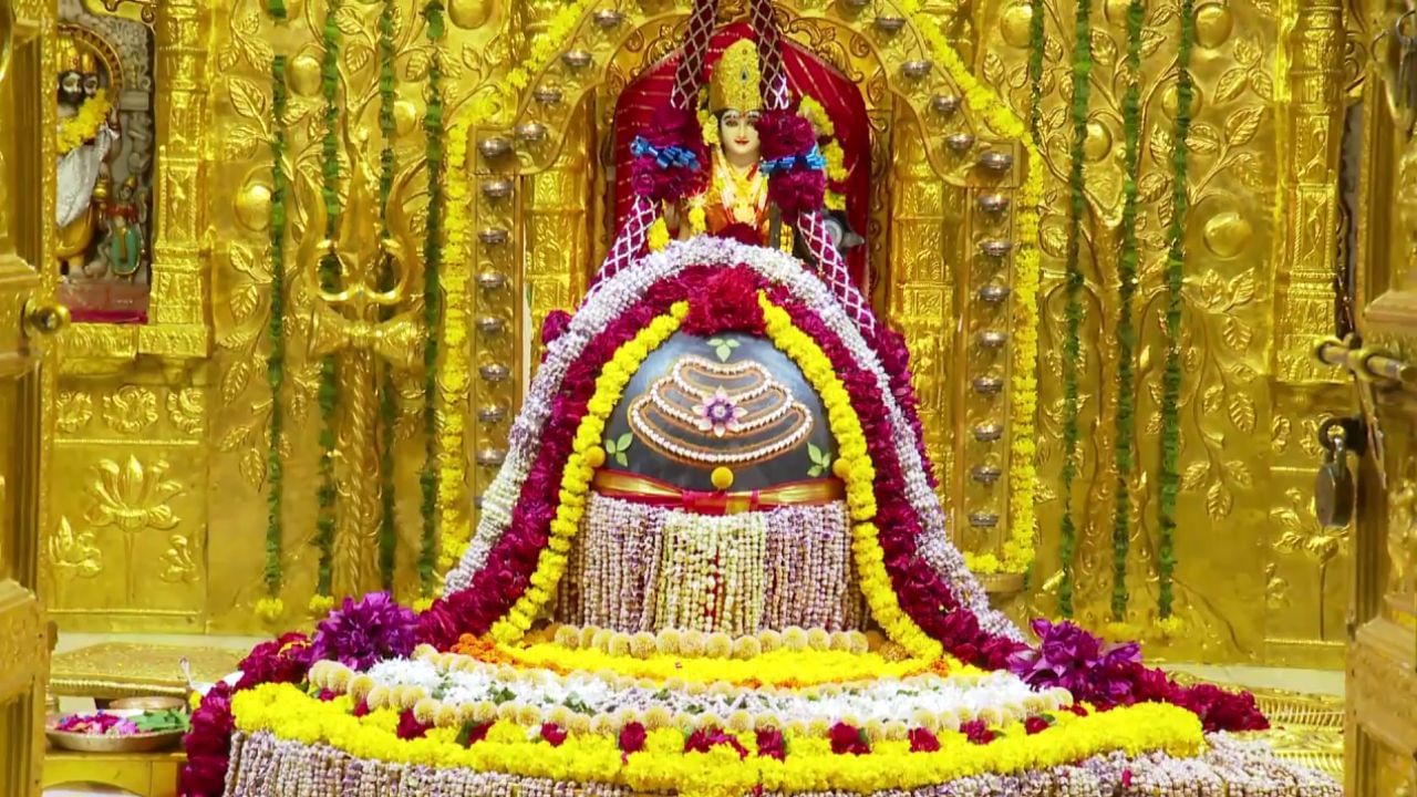 પ્રભાસ પાટણે સાહિત્ય, વિજ્ઞાન, ભક્તિ અને ધાર્મિક ચિંતનના ક્ષેત્રોમાં મહત્વપૂર્ણ યોગદાન આપ્યું છે. અહીંના તીર્થ,સાધુ-સંતો અને મંદિરોને કારણે આ સ્થળ આધ્યાત્મિક ઊર્જાનું કેન્દ્ર છે.