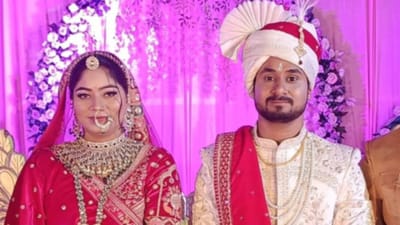 હનીમૂન ટ્રીપ પર ઇન્દોરથી મેઘાલય ગયેલા રાજા રઘુવંશીની હત્યા બાદ ઘણા પ્રશ્નોની ચર્ચા થઈ રહી છે. હવે પોલીસે રાજાની નવપરિણીત પત્ની સોનમ સાથે કથિત હત્યાના આરોપીની ધરપકડ કરી છે, તો પ્રશ્નોનો સિલસિલો અટકતો નથી. આ દેશવ્યાપી ચર્ચા વચ્ચે, એક પ્રશ્ન પણ ઉભો થયો છે કે હનીમૂન શબ્દ ક્યાંથી આવ્યો? ભારતમાં તે કેવી રીતે લોકપ્રિય થયો? ચાલો આ પ્રશ્નોના જવાબ શોધવાનો પ્રયાસ કરીએ.