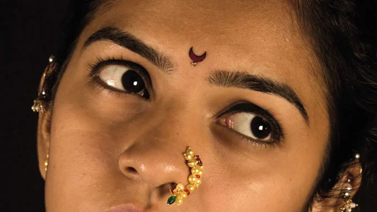 (Disclaimer - આ લેખમાં સમાવિષ્ટ કોઈપણ માહિતી/સામગ્રી/ગણતરીની ચોકસાઈ અથવા વિશ્વસનીયતાની ખાતરી આપવામાં આવતી નથી. આ માહિતી વિવિધ માધ્યમો/જ્યોતિષીઓ/ઉપદેશો/માન્યતાઓ/ધાર્મિક ગ્રંથોમાંથી એકત્રિત કરીને તમારા સુધી પહોંચાડવામાં આવી છે. અમારો ઉદ્દેશ્ય ફક્ત માહિતી પહોંચાડવાનો છે. વાંચકોએ તેને ફક્ત માહિતી તરીકે જ માનવી જોઈએ. આ ઉપરાંત તેના કોઈપણ ઉપયોગ માટે વાંચકો પોતે જવાબદાર રહેશે.)(All Image Symbolic)
