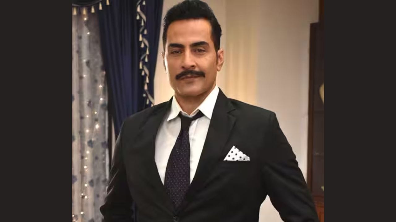 જ્યારે સુધાંશુએ અનુપમા સિરિયલ છોડી દીધી, ત્યારે હજારો લોકોનું દિલ તૂટી ગયું. તે ઇન્સ્ટાગ્રામ પર લાઇવ આવ્યો અને બધા સાથે પોતાનો શો છોડવાની માહિતી શેર કરી. 