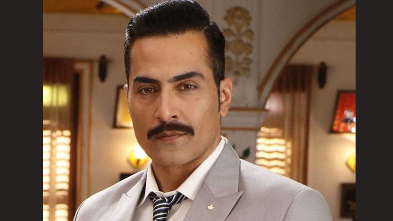 તાજેતરમાં એવા અહેવાલો આવ્યા હતા કે 'અનુપમા' માં વનરાજ શાહનું પાત્ર ભજવનાર સુધાંશુ પાંડેનો 'ક્યુંકી સાસ ભી કભી બહુ થી' ની નવી સીઝન માટે સંપર્ક કરવામાં આવ્યો છે. હવે સ્ક્રીન સાથે વાત કરતા સુધાંશુએ આ બધા અહેવાલોને નકારી કાઢ્યા છે. તેણે ખુલાસો કર્યો કે બાલાજી (એકતા કપૂરના પ્રોડક્શન હાઉસ) માંથી કોઈએ તેને ફોન કર્યો હતો.