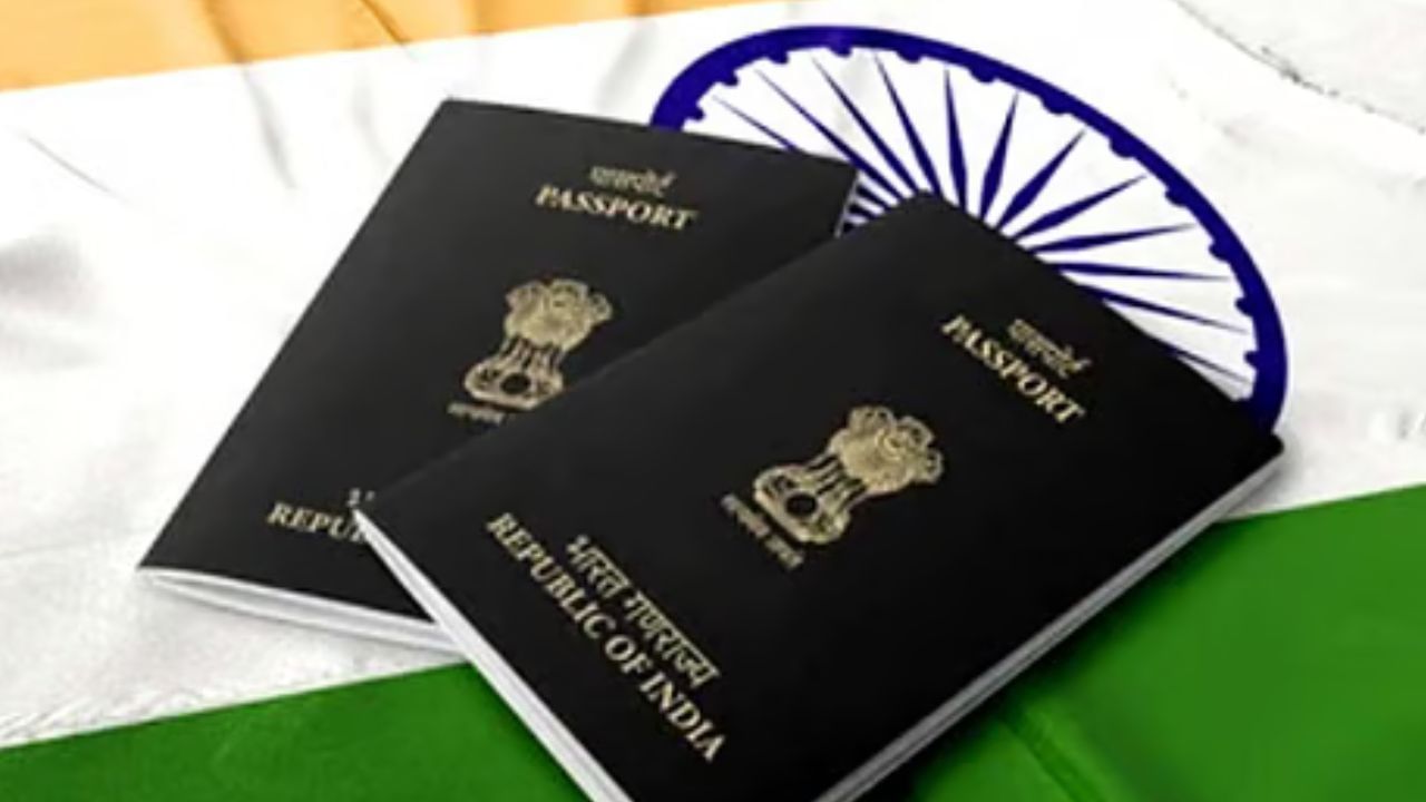 કોર્ટે કહ્યું કે લગ્ન પછી અરજદાર પોતાની ઓળખ ગુમાવતો નથી અને પત્ની પતિની પરવાનગી કે સહી વિના પાસપોર્ટ માટે અરજી કરી શકે છે. ન્યાયાધીશ વેંકટેશે કહ્યું કે પાસપોર્ટ માટે અરજી કરવા માટે પતિ પાસેથી પરવાનગી લેવાની કવાયત એ સમાજ માટે સારો સંકેત નથી, જે મહિલાઓની મુક્તિ તરફ આગળ વધી રહ્યો છે.
