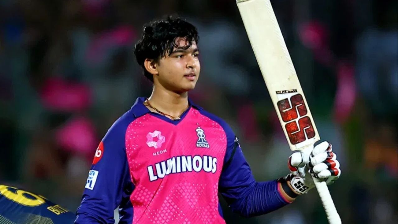 IPL 2025ના શ્રેષ્ઠ સ્ટ્રાઈકર રહેલા વૈભવ સૂર્યવંશીએ હવે એક નવું મિશન બનાવ્યું છે. આ ડાબા હાથના બેટ્સમેને માત્ર 35 બોલમાં સદી ફટકારીને સનસનાટી મચાવી હતી, પરંતુ હવે આ ખેલાડી ઈંગ્લેન્ડમાં ધૂમ મચાવવાના મૂડમાં છે.