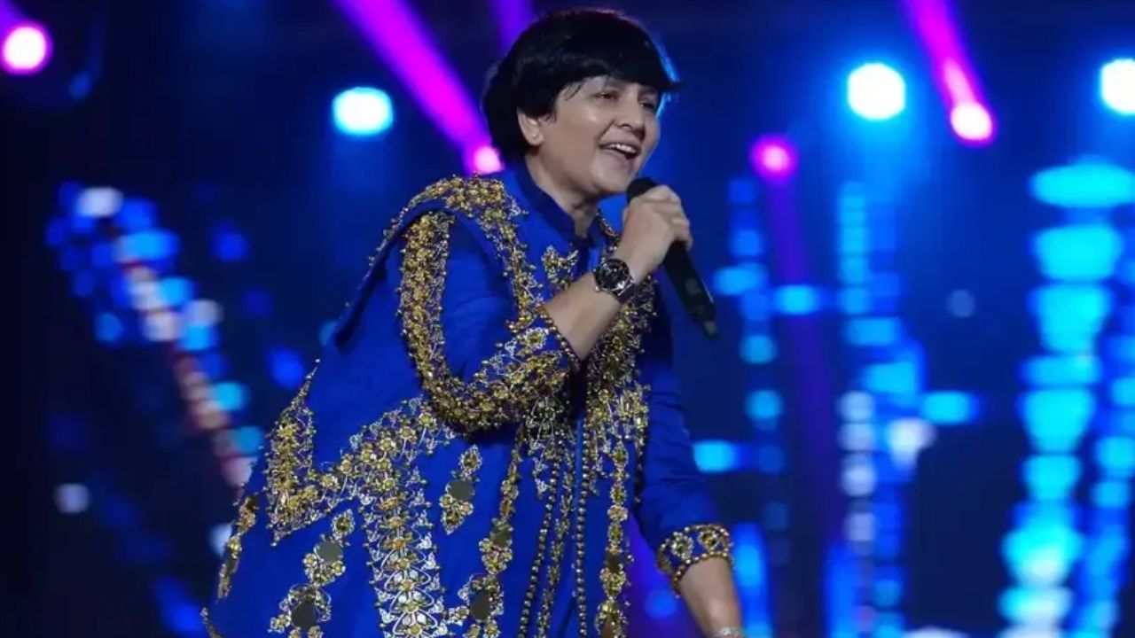 પાઠક અટક ભારતમાં જાણીતી છે. જે મુખ્યત્વે બ્રાહ્મણ સમુદાય સાથે સંકળાયેલી છે. તેનો ઉપયોગ ઉત્તર ભારતના વિવિધ રાજ્યો જેમ કે ઉત્તર પ્રદેશ, બિહાર, મધ્ય પ્રદેશ, રાજસ્થાન અને અમુક અંશે નેપાળમાં થાય છે. 