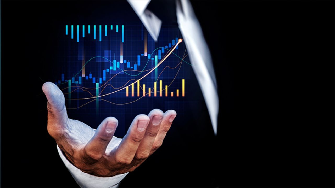 NSDLનો IPO સંપૂર્ણપણે 5,01,45,001 ઇક્વિટી શેરના ઓફર ફોર સેલ (OFS) પર આધારિત છે. આ IPO દ્વારા, 4011 કરોડ રૂપિયા પ્રમોટર્સના ખાતામાં જશે, એટલે કે, કંપની આ IPO દ્વારા 4011 કરોડ રૂપિયા એકત્ર કરશે. આમાં, IDBI બેંક 2,22,20,000 શેર વેચી રહી છે અને નેશનલ સ્ટોક એક્સચેન્જ ઓફ ઇન્ડિયા 1,80,00,001 શેર વેચી રહી છે. આ ઇશ્યૂ હેઠળ દરેક શેરની ફેસ વેલ્યુ 2 રૂપિયા છે. આ બે બેંકો NSDLમાં અનુક્રમે 26.01 ટકા અને 24 ટકા હિસ્સો ધરાવે છે. આ બે ઉપરાંત, સ્ટેટ બેંક ઓફ ઇન્ડિયા, HDFC બેંક અને યુનિટ ટ્રસ્ટ ઓફ ઇન્ડિયા પણ શેર વેચશે.