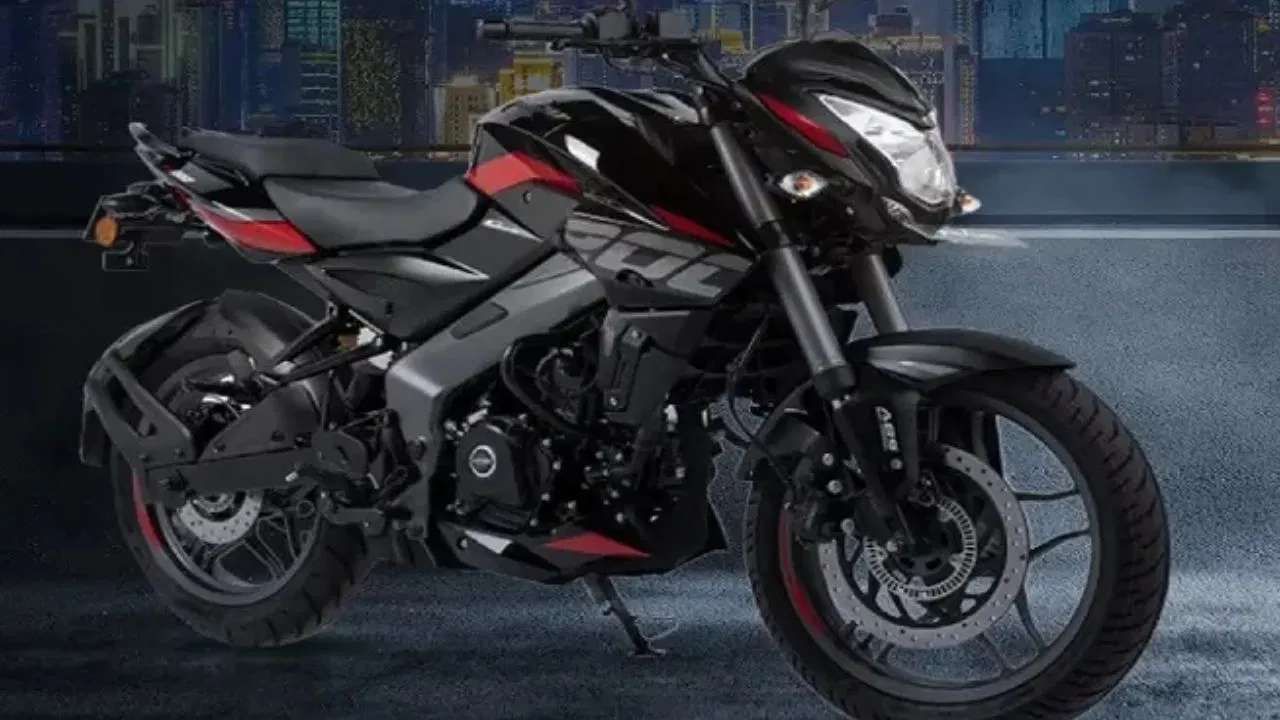 બજાજ પલ્સર N150 :
બજાજ દ્વારા તાજેતરમાં લોન્ચ કરાયેલી આ બાઇકમાં બેઝ વેરિઅન્ટથી જ ડ્યુઅલ-ચેનલ ABS છે. તેમાં LED પ્રોજેક્ટર હેડલાઇટ, ડિજિટલ ડિસ્પ્લે, બ્લૂટૂથ કનેક્ટિવિટી જેવી સુવિધાઓ છે. આ ઓછી કિંમતે આધુનિક દેખાવ અને સલામતી ધરાવતી બાઇક છે. તેની કિંમત રૂપિયા 1.14 લાખથી શરૂ થાય છે.