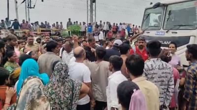 Breaking News : બાવળાની સોસાયટીમાં પાણી ભરાવાની સમસ્યાથી ત્રાસીને લોકોએ કર્યો ચક્કાજામ, જુઓ Video Breaking News : બાવળાની સોસાયટીમાં પાણી ભરાવાની સમસ્યાથી ત્રાસીને લોકોએ કર્યો ચક્કાજામ, જુઓ Video