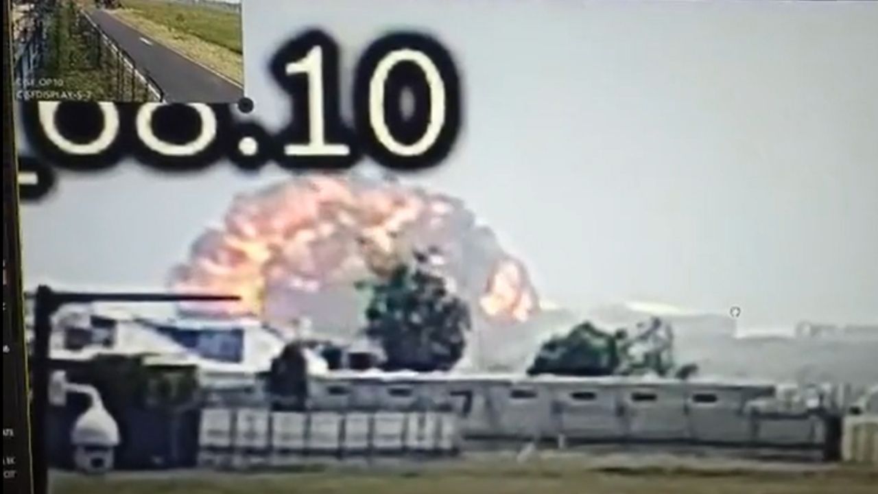 “પ્રારંભિક અહેવાલ આવી ગયો છે, પરંતુ આખરી રિપોર્ટ હજુ બાકી છે. તેનાથી પહેલા કોઈ પણ પ્રકારના નિષ્કર્ષ પર ન પહોંચવું એ જ સાવચેતી રહેશે,” એમ નાયડુએ જણાવ્યું હતું. તેમણે વધુમાં કહ્યું કે દરેકને અધૂરી માહિતીની બદલે તપાસ માટે થોડો સમય આપવો જોઈએ જેથી અધિકારીઓ સંપૂર્ણ ડેટાની છણાવટ કરી શકે.