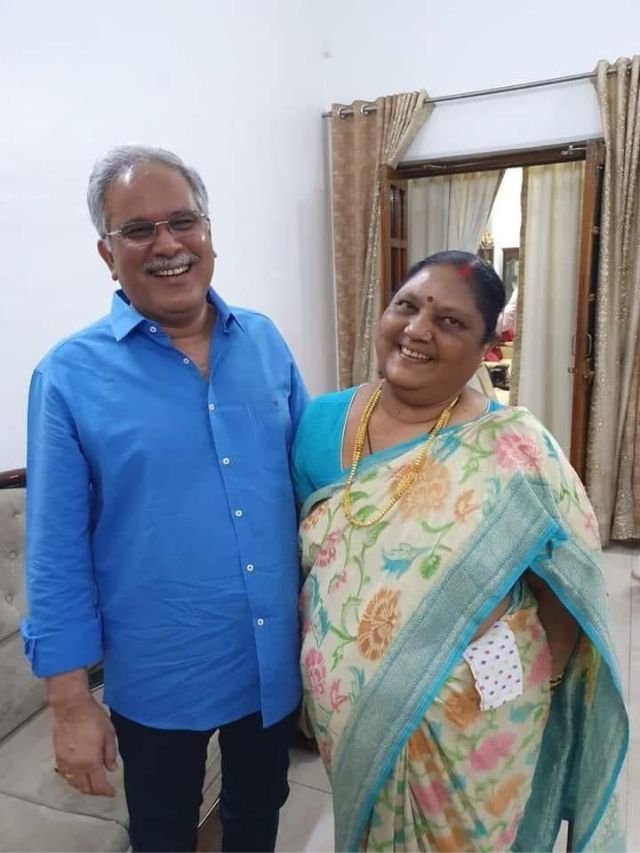 દીકરાની દારૂ કૌભાંડમાં EDએ ધરપકડ કરી,ભૂપેશ બઘેલનો આવો છે પરિવાર દીકરાની દારૂ કૌભાંડમાં EDએ ધરપકડ કરી,ભૂપેશ બઘેલનો આવો છે પરિવાર