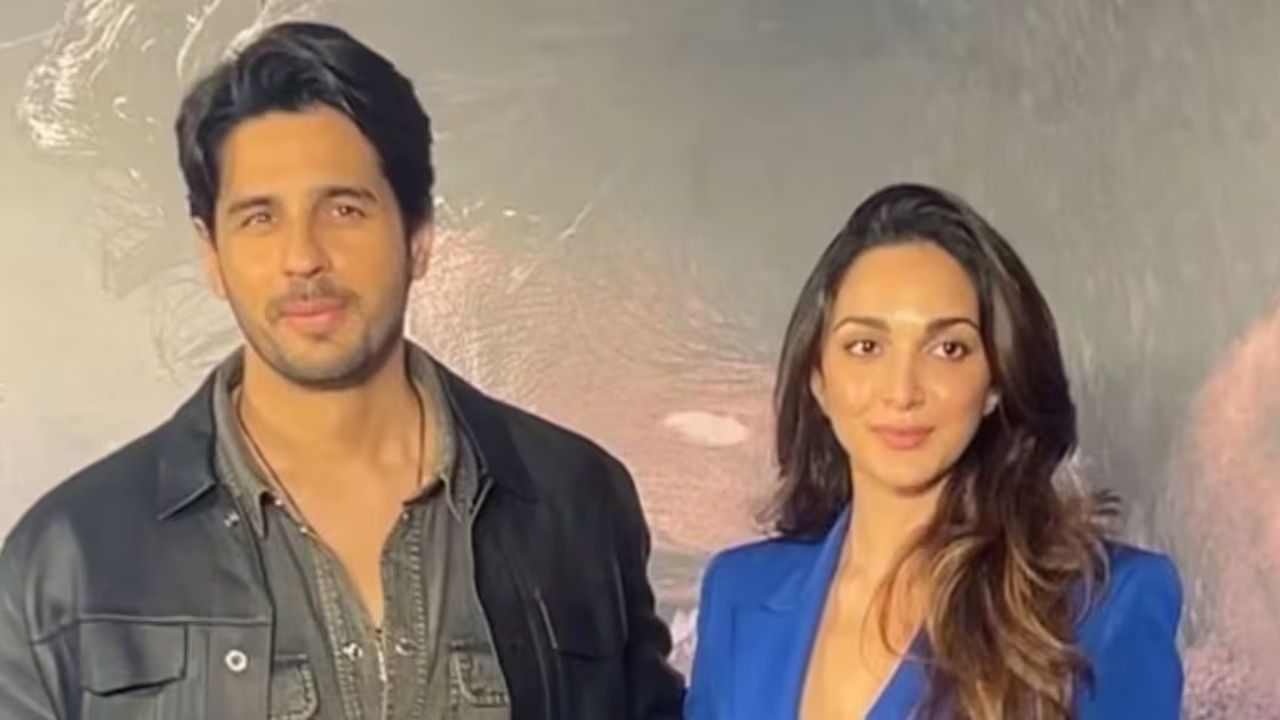 સિદ્ધાર્થ અને કિયારાના લગ્ન લગભગ અઢી વર્ષ પહેલા થયા હતા. બંનેએ 7 ફેબ્રુઆરી 2023 ના રોજ લગ્ન કર્યા હતા. વર્ષ 2021 માં 'શેરશાહ' નામની ફિલ્મ આવી હતી. એવું કહેવાય છે કે આ ફિલ્મના સેટ પરથી બંનેની પ્રેમ કહાની શરૂ થઈ હતી. આ ફિલ્મમાં બંનેની જોડીને ખૂબ પસંદ પણ કરવામાં આવી હતી.