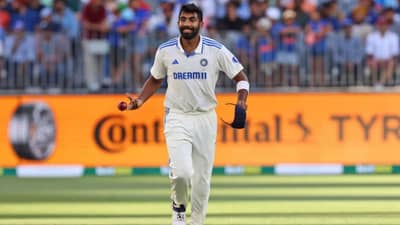 IND vs ENG : જસપ્રીત બુમરાહે ઈંગ્લેન્ડમાં આ ખાસ વ્યક્તિ સામે જોડ્યા હાથ, માથું ઝુકાવીને કરી સલામ