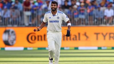 IND vs ENG : જસપ્રીત બુમરાહે ઈંગ્લેન્ડમાં આ ખાસ વ્યક્તિ સામે જોડ્યા હાથ, માથું ઝુકાવીને કરી સલામ