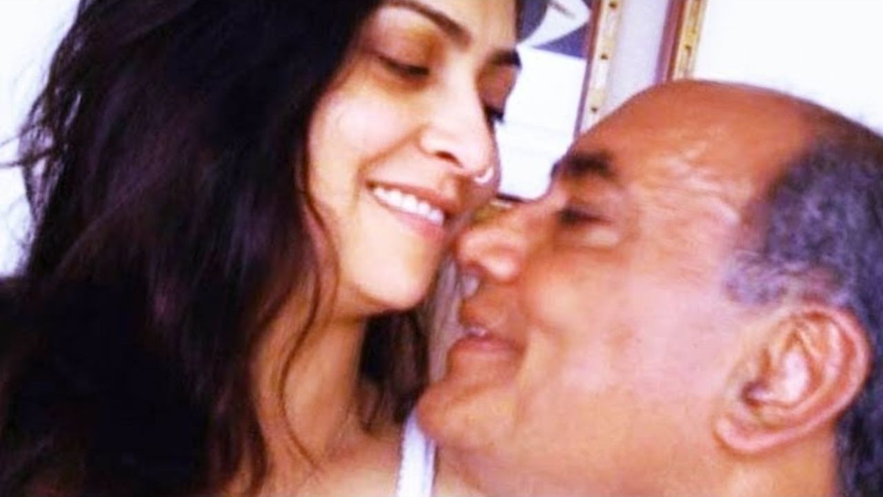 મધ્ય પ્રદેશના પૂર્વ મુખ્યપ્રધાન દિગ્વિજયસિંહે પત્નીના અવસાન બાદ 69 વર્ષની ઉંમરે 43 વર્ષીય પત્રકાર અમ્રિતા રાય સાથે લગ્ન કર્યાં.