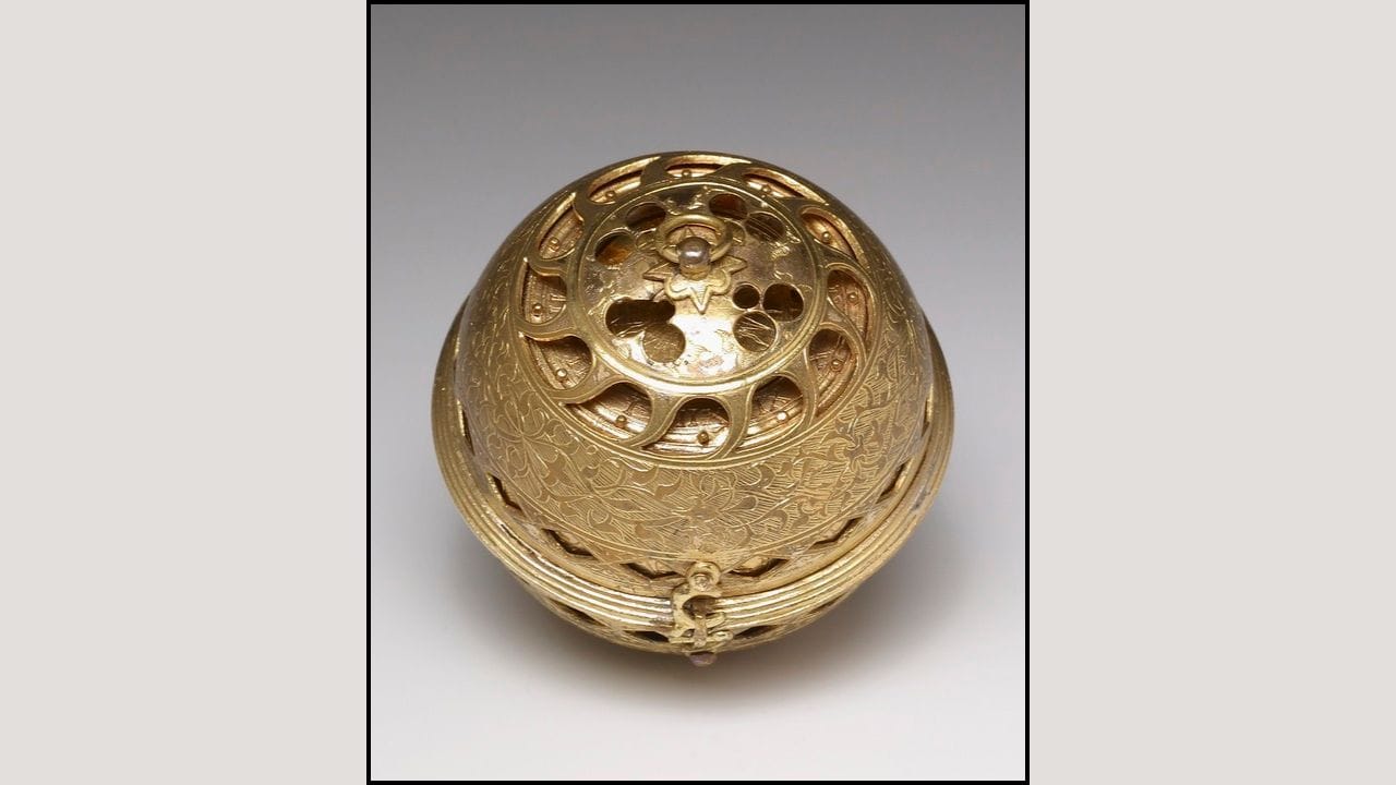 પીટર હેનલેઈનને વિશ્વના પ્રથમ ઘડિયાળ નિર્માતા પણ માનવામાં આવે છે. જણાવી દઈએ કે, આ જે ઘડિયાળ હતી તેનો આકાર સફરજન જેવો ગોળ હતો. આ ઘડિયાળને પોમંડર એટલા માટે કહેવામાં આવે છે કેમ કે, તે સુગંધ રાખવા માટેના ગોળાકાર ડબ્બા જેવી દેખાતી હતી.