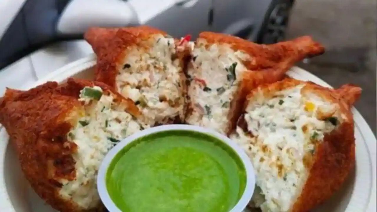 દરેક ઋતુમાં દહીંનું સેવન કરવાથી ફાયદો થાય છે. ત્યારે ઘણા લોકો દહીંની અલગ- અલગ વાનગીઓ બનાવતા હોય છે. તો આજે દહીંના શોલે બનાવવાની રેસિપી જણાવીશું.