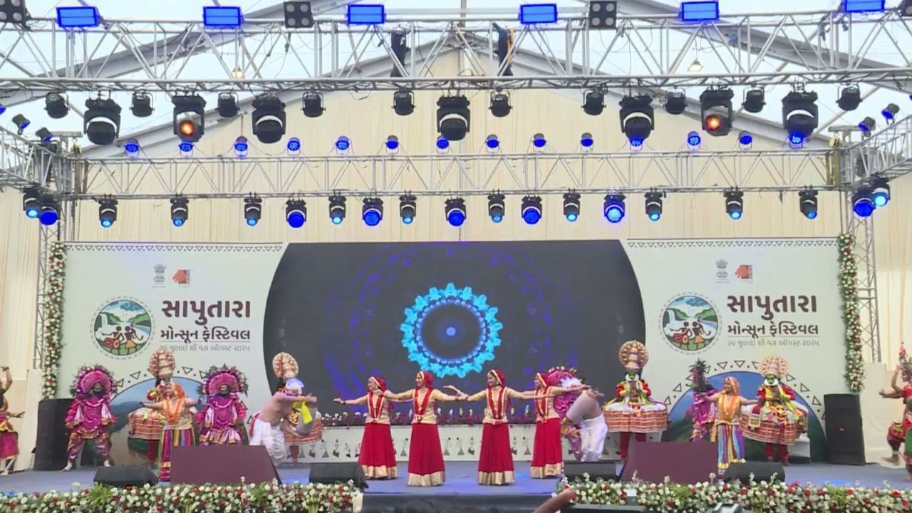 મહોત્સવ દરમિયાન રાજ્યના પ્રવાસન વિભાગ, સ્થાનિક તંત્ર અને સાપુતારા એરિયા ટુરિઝમ ડેવલપમેન્ટ ઓથોરિટી દ્વારા મુલાકાતીઓને સુરક્ષા અને સુવિધા માટે તમામ જરૂરી વ્યવસ્થાઓ કરવામાં આવી છે.