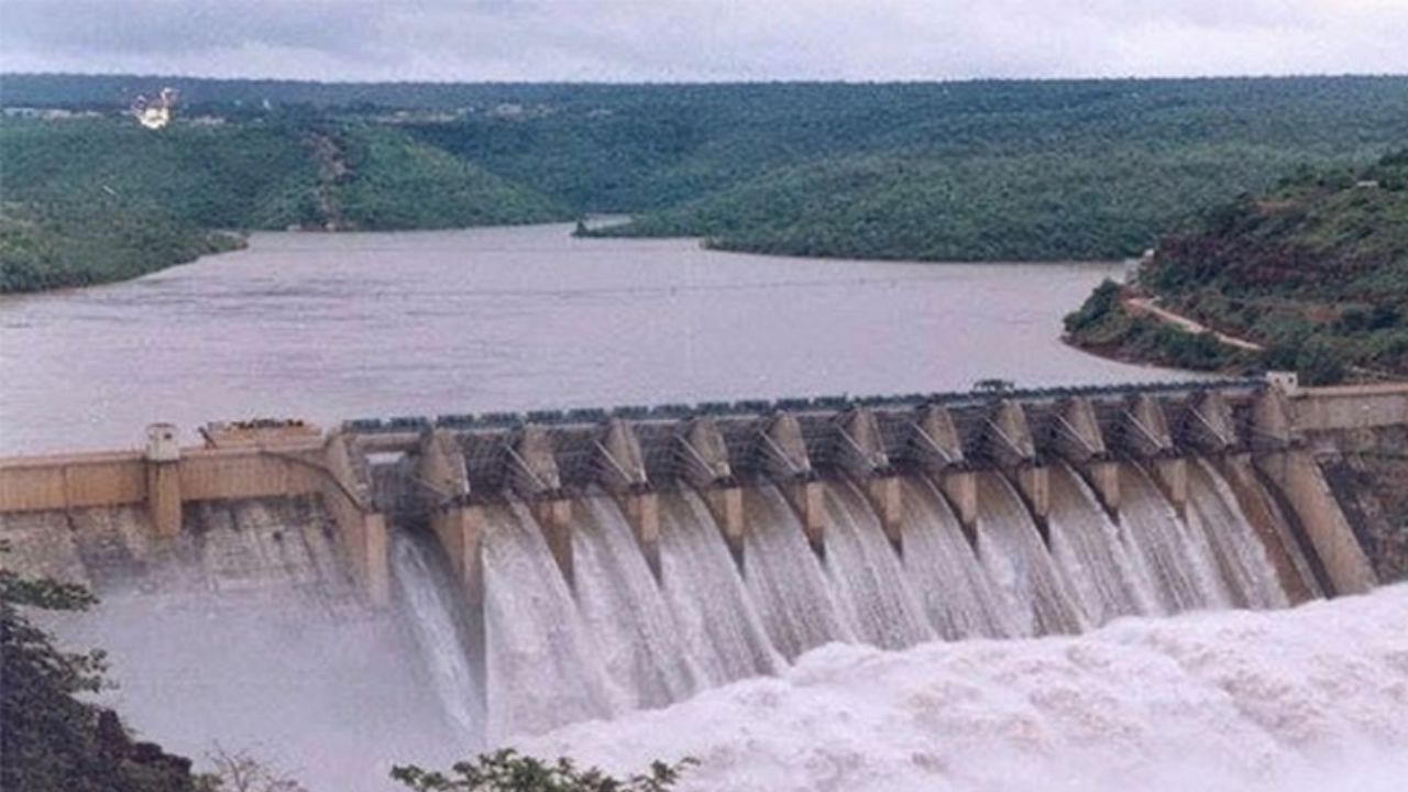 Mahisagar News : ઉપરવાસમાં ભારે વરસાદ વરસતા કડાણા ડેમ 67.66 ટકા ભરાયો, જુઓ Video