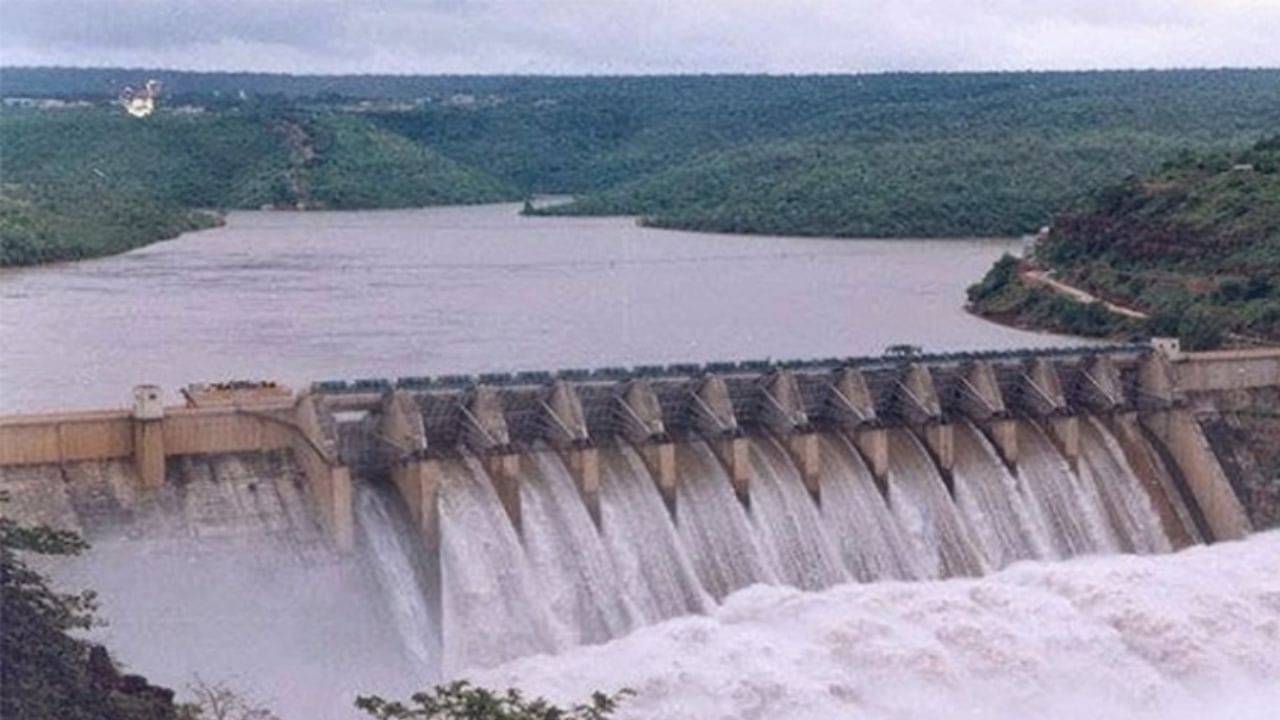 Mahisagar News : ઉપરવાસમાં ભારે વરસાદ વરસતા કડાણા ડેમ 67.66 ટકા ભરાયો, જુઓ Video