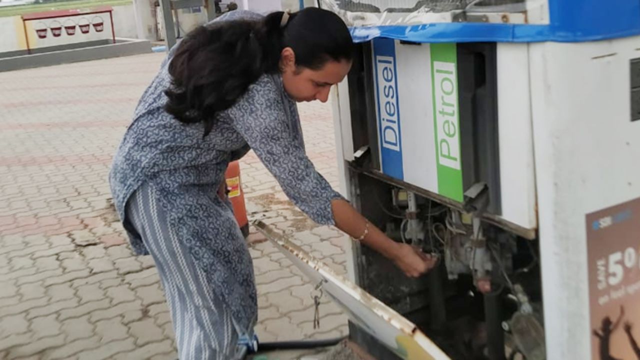 Gujarat Petrol Pump Raids 16 Stations Fined for Irregularities (1)