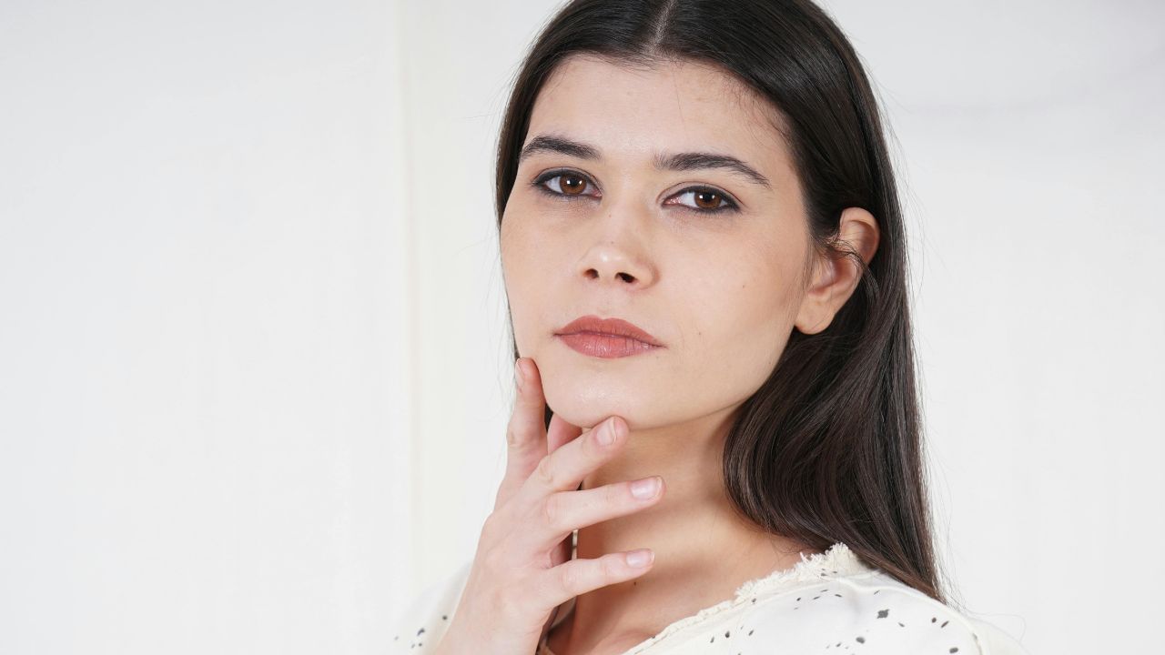 નોંધ : અહીં આપવામાં આવેલી માહિતી ફક્ત આપની જાણકારી માટે છે. કોઈ પણ ઈલાજ કરતાં પહેલા કે,અમલમાં લેતા પહેલા નિષ્ણાતોની સલાહ લેવી જરુરી છે. ( all photo:canva)