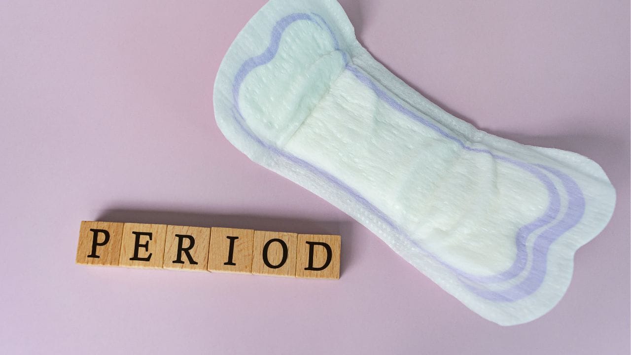 જો તમને પીરિયડ્સ વગર બ્લીડિંગ થઈ રહ્યું છે, તો તેને હળવાશથી ન લો,તો તાત્કાલિક ડૉક્ટર પાસે તમારી તપાસ કરાવો અને યોગ્ય સારવાર મેળવો. વિલંબ અથવા બેદરકારી એ ખતરાની ઘંટી સાબિત થઈ શકે છે.