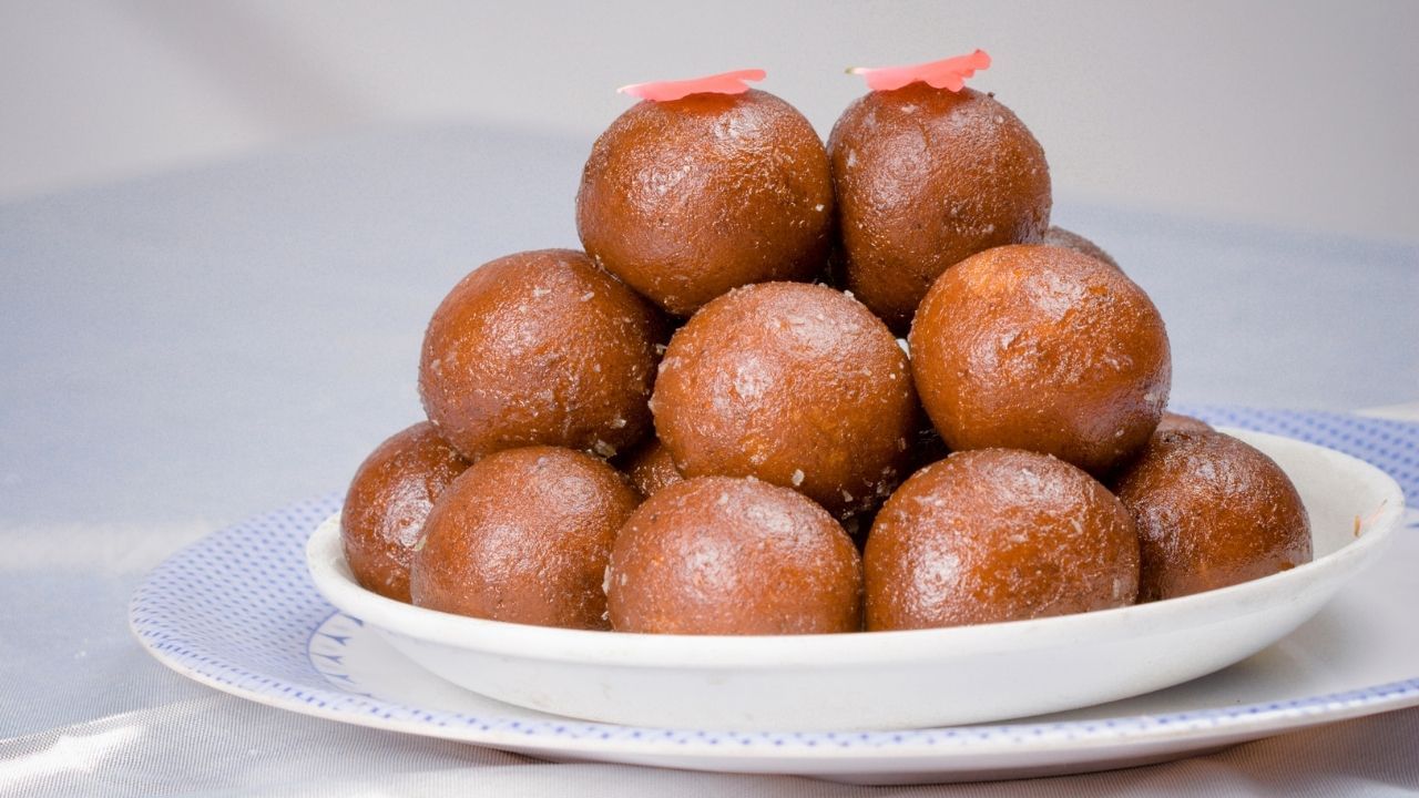 સિનિયર ડાયાબિટીસ નિષ્ણાતએ કહ્યું, 'આ ખાવાનું બંધ કરવાની વાત નથી. પણ જો લોકોને ખબર પડે કે એક ગુલાબ જાંબુમાં પાંચ ચમચી ખાંડ હોય છે' તો તે ખાતા પહેલા બે વખત વિચાર કરશે.