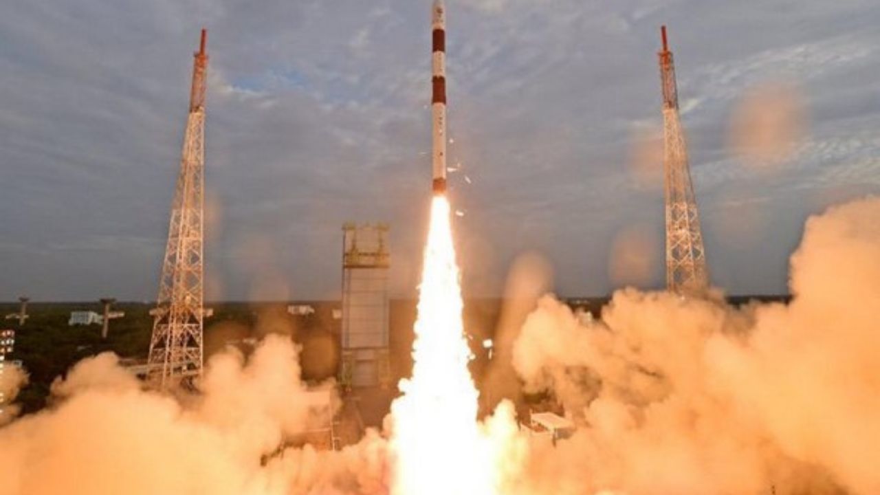 ભારતીય અવકાશ સંશોધન સંગઠન (ISRO)નું મુખ્ય રોકેટ લોન્ચ પેડ આંધપ્રદેશના શ્રીહરિકોટામાં આવેલું સતીશ ધવન અંતરિક્ષ કેન્દ્ર છે. અહીથી ભારતે અત્યારસુધી અનેક ઐતિહાસિક મિશન લોન્ચ કર્યા છે.