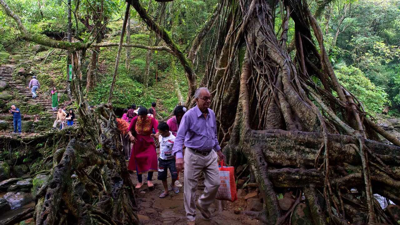 આ ગામના લોકોને સ્વચ્છતાની આદત છે, જેને તેઓ લોકકથાઓની ભેટ કહે છે. 2003 થી તેમના ગામની આ જ પરંપરા રહી છે. પહેલા, પ્રવાસીઓ આ ગામની સ્વચ્છતા જોવા આવતા હતા. પરંતુ હવે લોકો સંસ્કૃતિને પણ સમજવા લાગ્યા છે.