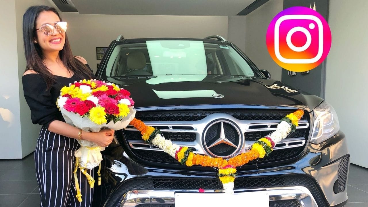 નેહા કક્કર ભારતમાં સૌથી વધુ ફોલોઅર્સ ધરાવતી બોલિવૂડ સિંગર છે. તેમની લોકપ્રિયતા એટલી બધી છે કે, ઇન્સ્ટાગ્રામ પર સૌથી વધુ ફોલોઅર્સ ધરાવતી ભારતીયોની યાદીમાં નેહા 8મા ક્રમે આવે છે. ઇન્સ્ટાગ્રામ પર નેહાને 77.9 મિલિયન લોકો ફોલો કરે છે, તેમ છતાં તે પોતે સોશિયલ મીડિયા પર કોઈને ફોલો કરતી નથી. ન તો તે તેના પતિ રોહનપ્રીત સિંહને ફોલો કરે છે, ન તો તેની બહેન સોનુ કક્કર કે ભાઈ ટોની કક્કરને ઇન્સ્ટાગ્રામ પર ફોલો કરે છે.