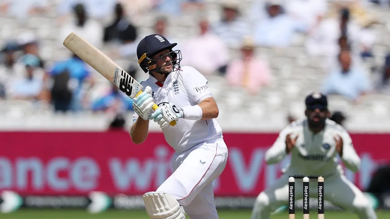 ભારત સામે જો રૂટની ટેસ્ટમાં સરેરાશ 55 થી વધુ છે. એટલું જ નહીં તેણે ટીમ ઈન્ડિયા સામે 10 સદી પણ ફટકારી છે.