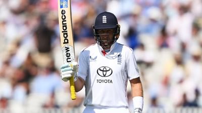 જો રૂટ મેદાન પર હોય અને કોઈ રેકોર્ડ તૂટે નહીં તે અશક્ય છે. લોર્ડ્સના ઐતિહાસિક મેદાન પર પણ આવું જ કંઈક જોવા મળ્યું. જો રૂટે શાનદાર પ્રદર્શન કર્યું છે અને ભારત સામે એવો રેકોર્ડ બનાવ્યો છે કે તેને હાંસલ કરવો એ અન્ય બેટ્સમેન માટે સ્વપ્ન જેવું છે.