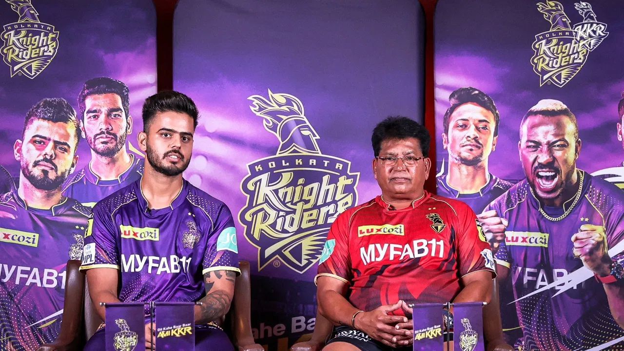 ચંદ્રકાંત પંડિતને 2022માં KKRના મુખ્ય કોચ તરીકે નિયુક્ત કરવામાં આવ્યા હતા, ત્યારે તેમણે ન્યુઝીલેન્ડના ભૂતપૂર્વ કેપ્ટન બ્રેન્ડન મેક્કુલમનું સ્થાન લીધું હતું.