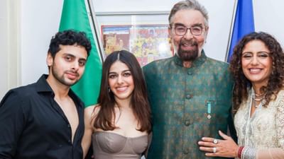 બોલિવૂડ ફિલ્મોમાં વિલનની ભૂમિકા ભજવતો આ અભિનેતા પોતાના કામ કરતાં પોતાના લવ અફેરના કારણે વધુ ચર્ચામાં રહ્યો છે. કબીર બેદીએ 60 થી વધુ ફિલ્મોમાં કામ કર્યું છે. જેમાં બોલિવૂડ ફિલ્મો ઉપરાંત ઘણી આંતરરાષ્ટ્રીય ફિલ્મોનો પણ સમાવેશ થાય છે. તો આજે આપણે કબીર બેદીના પરિવાર વિશે વાત કરીશું.