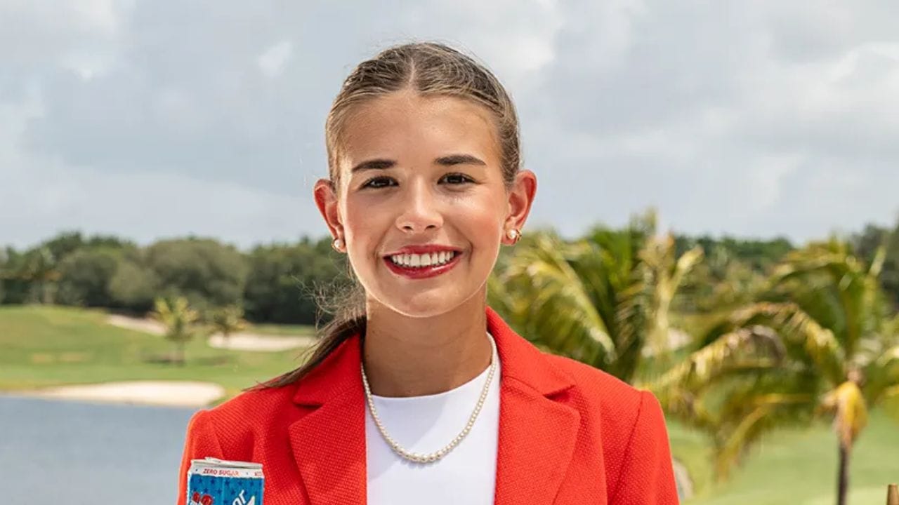 તેના પરિવારના વ્યવસાયિક પગલે ચાલતા, કાઈ પાસે $1 મિલિયનથી વધુ મૂલ્યના ઘણા નામ, છબી અને સમાનતા (NIL) કરાર છે. કાઈના સોશિયલ મીડિયા પર 6 મિલિયનથી વધુ ફોલોઅર્સ છે.