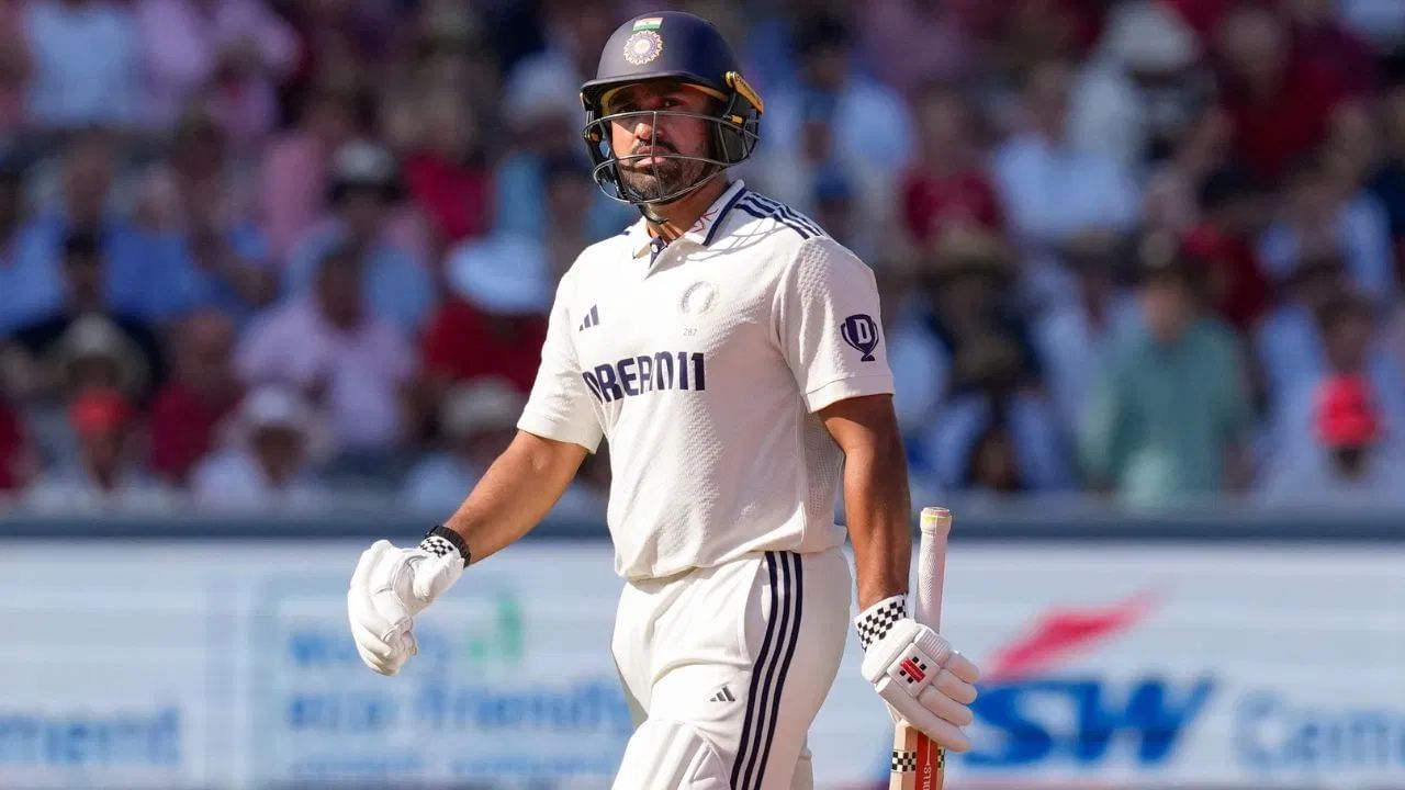 કરુણ નાયરને આ ટેસ્ટ શ્રેણીમાં વધુ તકો આપવામાં આવી હતી, પરંતુ તેણે નિરાશ કર્યા છે. કરુણ નાયરે ત્રણ ટેસ્ટ મેચની 6 ઈનિંગ્સમાં 21.83ની સરેરાશથી ફક્ત 131 રન બનાવ્યા છે. આમાં તેનો સર્વોચ્ચ સ્કોર 40 રન છે.