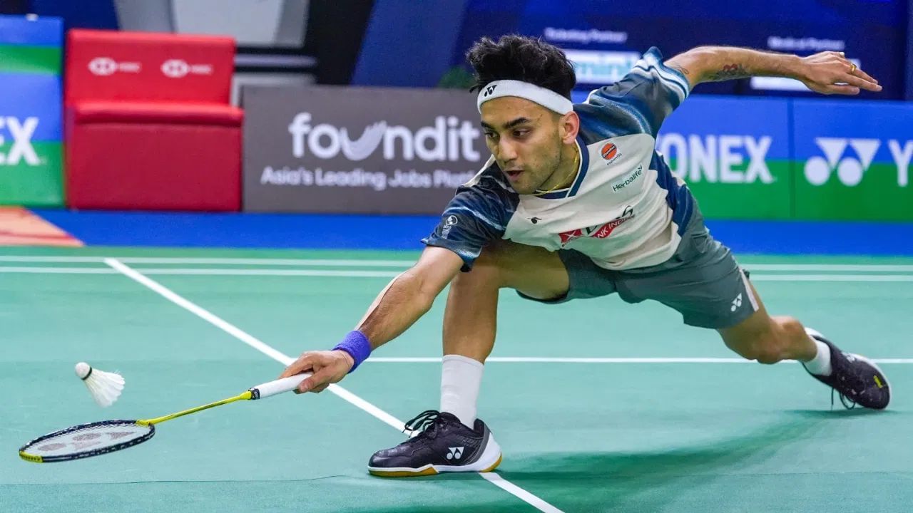 ભારતીય બેડમિન્ટન ખેલાડી લક્ષ્ય સેન અને તેના પરિવારને સુપ્રીમ કોર્ટ તરફથી મોટી રાહત મળી છે. વાસ્તવમાં, લક્ષ્ય સેન અને તેના પરિવાર વિરુદ્ધ એક કેસમાં FIR દાખલ કરવામાં આવી હતી જેમાં તેના કોચનું નામ પણ સામેલ હતું. જોકે, 28 જુલાઈ, સોમવારના રોજ સુપ્રીમ કોર્ટે પોતાનો ચુકાદો આપ્યો.