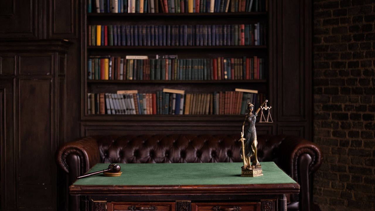 તેમ છતાં, સહાનુભૂતિના આધારે માસિક 8,000 રૂપિયાનું ભરણપોષણ નક્કી કરવામાં આવ્યું હતું, જે CrPCની કલમ 125(4) ની જોગવાઈનું ઉલ્લંઘન છે.