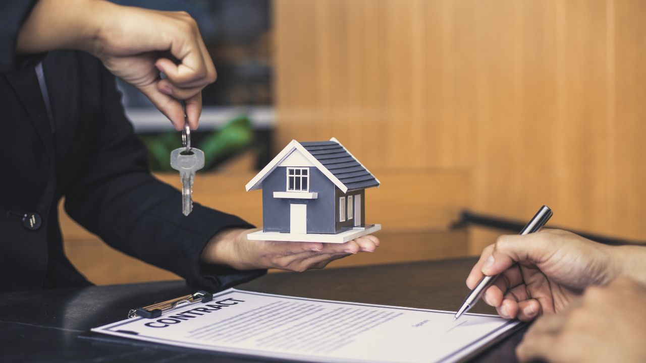 (Disclaimer: જો તમારી પાસે કોઈ ચોક્કસ કેસ હોય તો કાનૂની નિષ્ણાત (વકીલ) ની સલાહ લેવી સલાહભર્યું છે. અહીં આપેલી માહિતી ફક્ત કોર્ટના નિર્ણયો અને કલમોને આધારે આપવામાં આવી છે. તમારે કોઈ કેસ માટે જાણવું હોય તો યોગ્ય વકીલની સલાહ લઈ શકો છો.)(All Image Symbolic ,canva/insta)