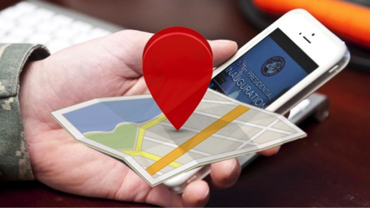 શંકાસ્પદ પ્રવૃત્તિનું નિરીક્ષણ કરો અને તેની જાણ કરો: તમારા બેંક ખાતાઓ, ક્રેડિટ કાર્ડ્સ અને તમારા ચોરાયેલા ફોન સાથે જોડાયેલા કોઈપણ અન્ય ખાતાઓ પર નજર રાખો. જો તમને કોઈ અનધિકૃત પ્રવૃત્તિ દેખાય, તો તાત્કાલિક સંબંધિત સંસ્થાઓને તેની જાણ કરો.