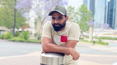 ટીમ ઈન્ડિયાના સ્ટાર ફાસ્ટ બોલર મોહમ્મદ શમી અને તેનાથી અલગ રહેતી પત્ની હસીન જ્હાંએ આ મામલે કોલકત્તા હાઈકોર્ટના આદેશની ખુબ ચર્ચાઓ થઈ રહી છે. છેલ્લા કેટલાક વર્ષથી અલગ રહેતા આ દંપતીના છૂટાછેડાની ઔપચારિકતાઓ પૂર્ણ થાય તે પહેલાં જ, હાઈકોર્ટે ભારતીય ફાસ્ટ બોલરને ભરણપોષણ ચૂકવવાનો આદેશ આપ્યો છે.